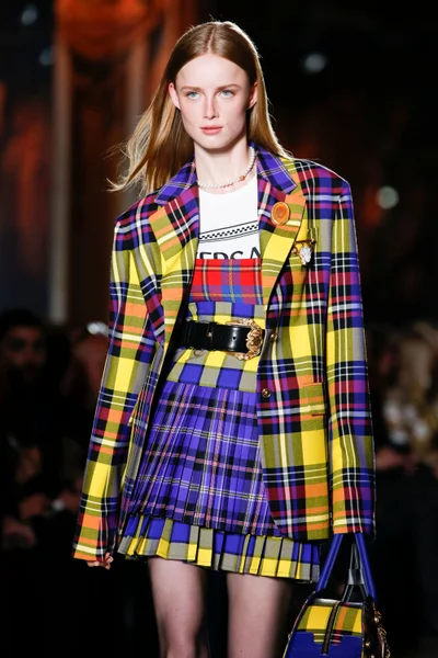 Look 12